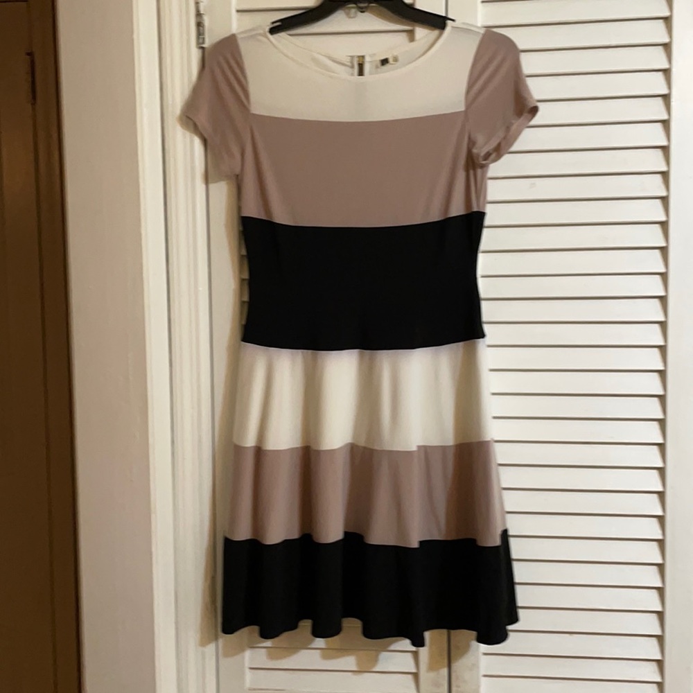 Stretchy short sleeves dress with tan, cream and black straps